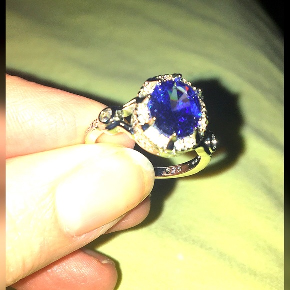 Sparkling *BLUE SAPPHIRE* & Sterling Silver Ring - Picture 3 of 7
